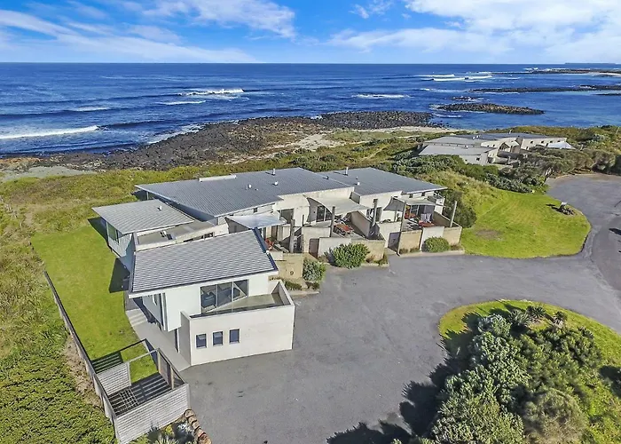 Hearns Beachside Villa 7